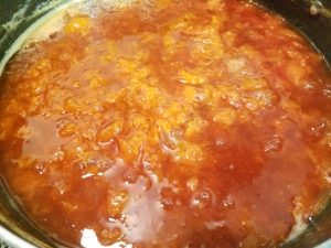 あんず煮詰める